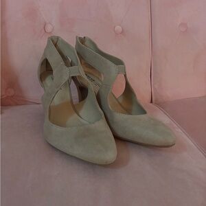 Nude heels 9.5 worn once